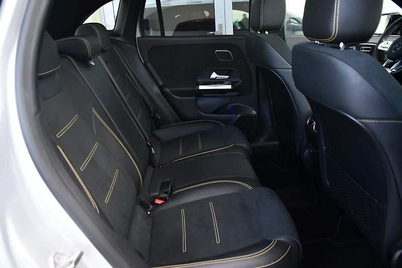 Mercedes-Benz GLA 45S AMG 4MATIC+PANO - fotka 22 z 53