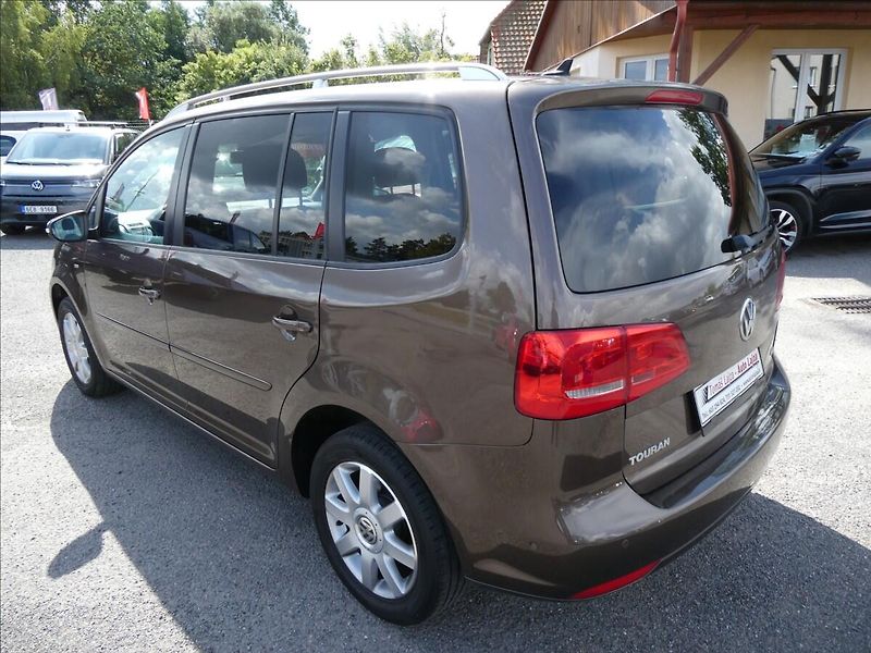 Volkswagen Touran 1,6 TDi 77kW CUP,7.míst,naviga - fotka 7 z 46