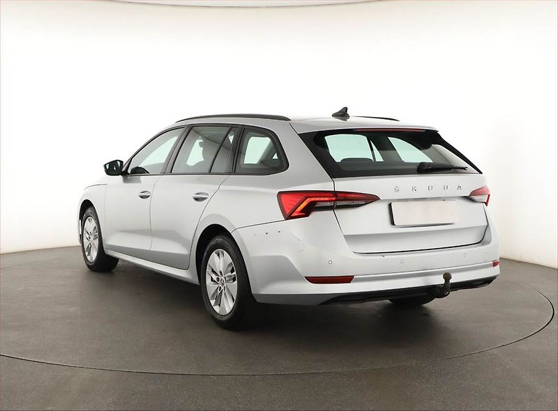 Škoda Octavia (2023) Ambition 2.0 TDI, ČR,1.maj - fotka 4 z 21