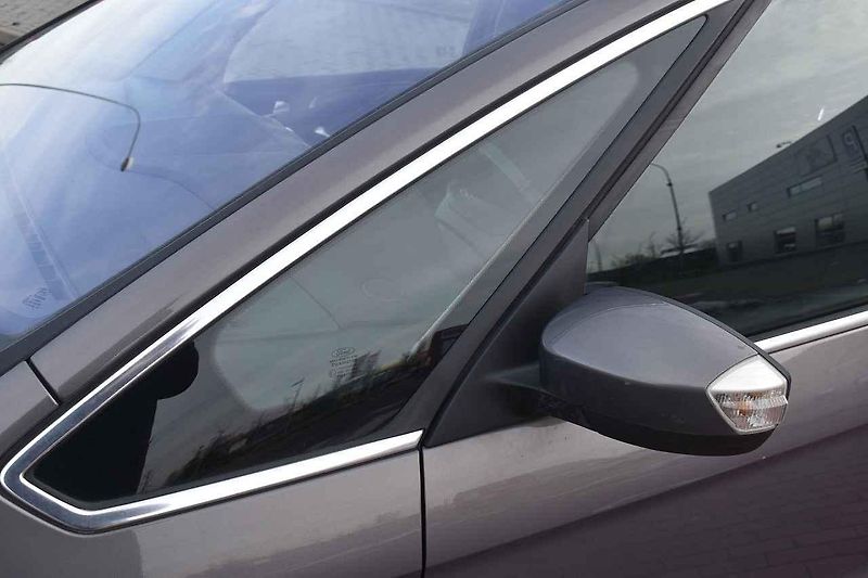 Jízdní vlastnosti vozu S-Max potěší každého nadšeného řidiče