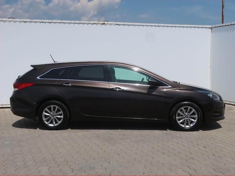 Hyundai i40 (2016) 1.7 CRDi, Automat, Serv.kniha - fotka 6 z 17