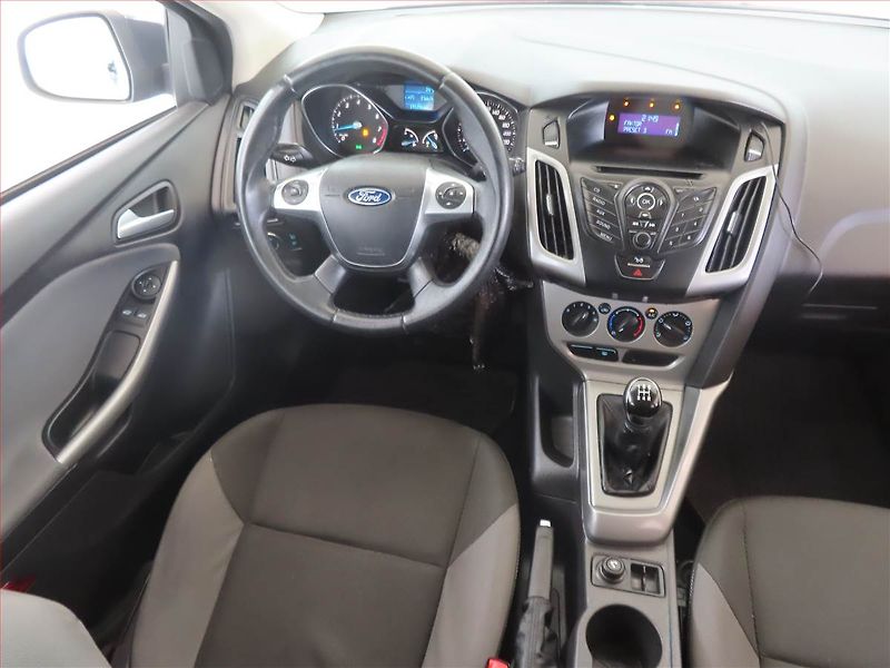 Ford Focus (2011) 1.6 i, Serv.kniha, Tempomat - fotka 7 z 13