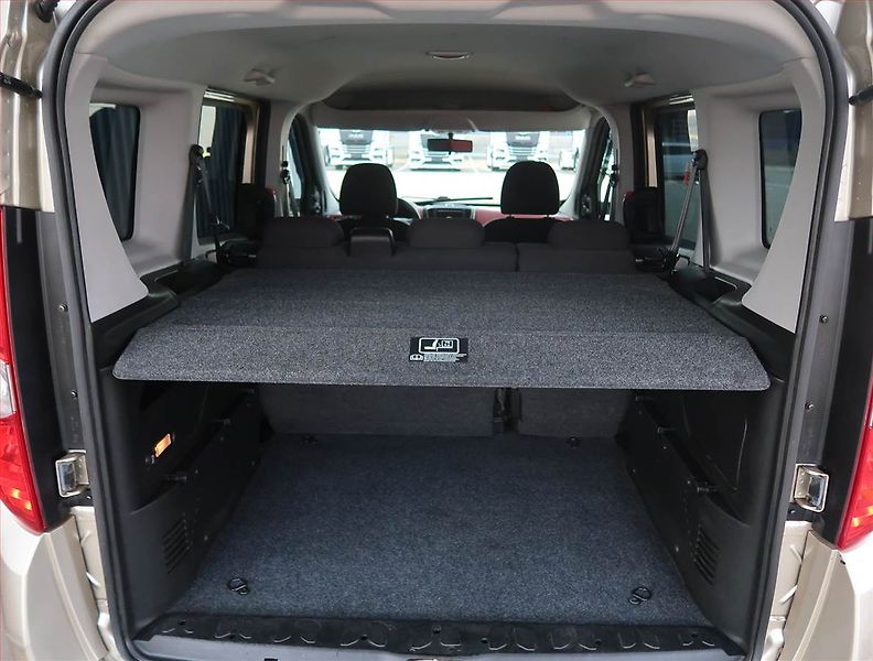 Fiat Dobló (2010) 1.3 MultiJet, 5Míst - fotka 13 z 21