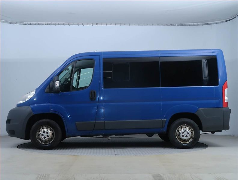 Peugeot Boxer (2013) 2.2 HDi, Bus, 9Míst - fotka 3 z 12