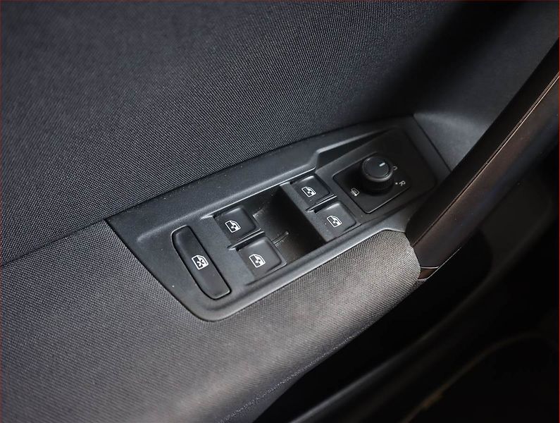 Volkswagen Tiguan (2018) 2.0 TDI, 4X4, Navi, Tempomat - fotka 16 z 20