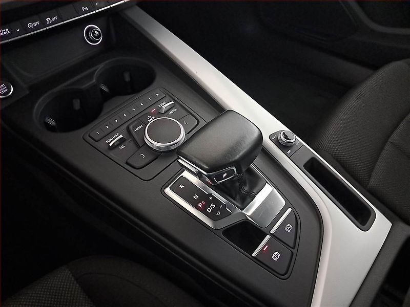 Audi A4 (2017) 2.0 TDI, 4X4, Automat, Navi - fotka 13 z 19