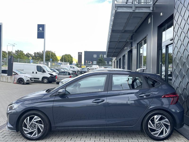 Hyundai i20 WAVE 1.2i 58 kW - fotka 4 z 23
