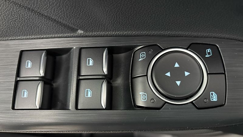 Ford Kuga 1.5 Ecoboost Titanium - fotka 20 z 26