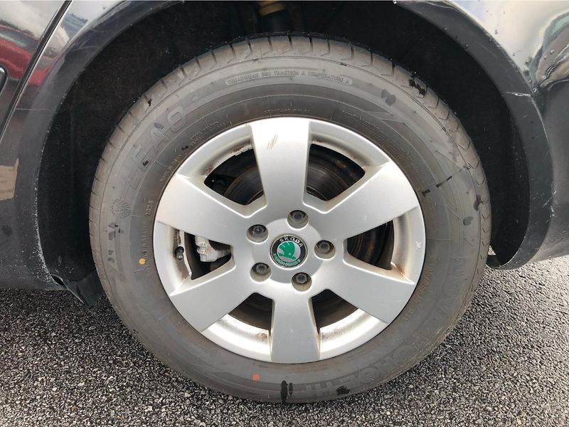 Škoda Octavia Combi 1.6 TDi Elegance - fotka 14 z 28