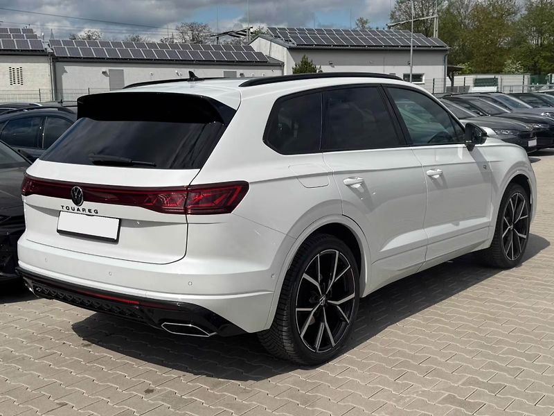 Volkswagen Touareg TDI 210kW R-Line Pano HuD DYN - fotka 6 z 28