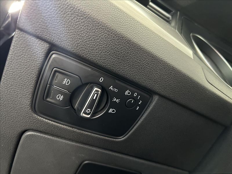 Volkswagen Passat 2,0   TDI 110kW,1.MAJ,SERVISKA - fotka 11 z 24