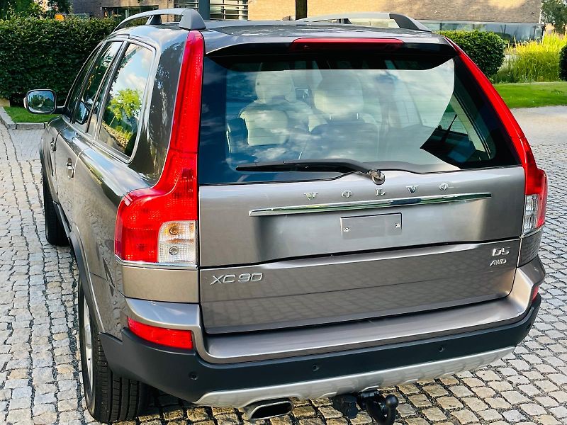 Volvo XC90 2.4 D5 4x4 AUT SERVISKA TAŽNÉ - fotka 15 z 48