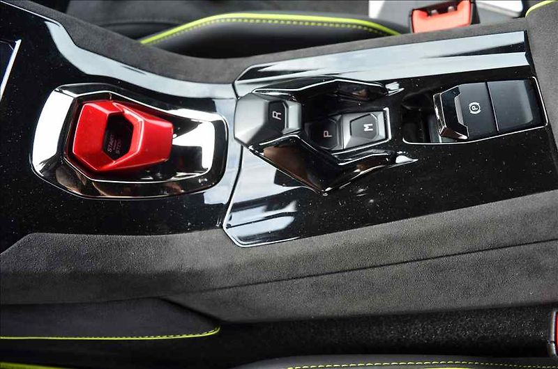 Lamborghini Ostatní (2024) HURACÁN STERRATO LP 610 - fotka 12 z 18