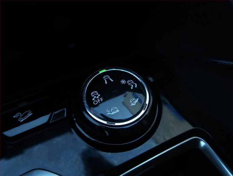 Peugeot 3008 (2017) Allure 1.6 BlueHDi, Automat - fotka 20 z 24