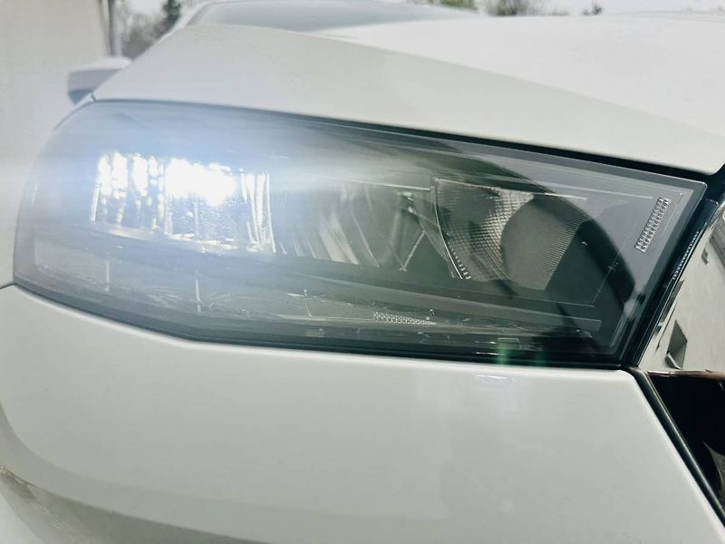 Škoda Fabia Top Selection 1,0TSI 85kW MT6/ - fotka 24 z 27