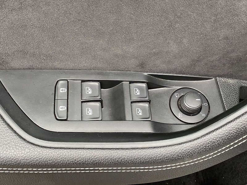 Škoda Superb (2021) Combi 2.0 TDI 4x4 DSG Sportlin - fotka 21 z 40