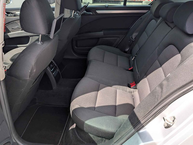 Škoda Superb (2008) 2.0TDi, ČR, Elegance, DSG - fotka 10 z 15