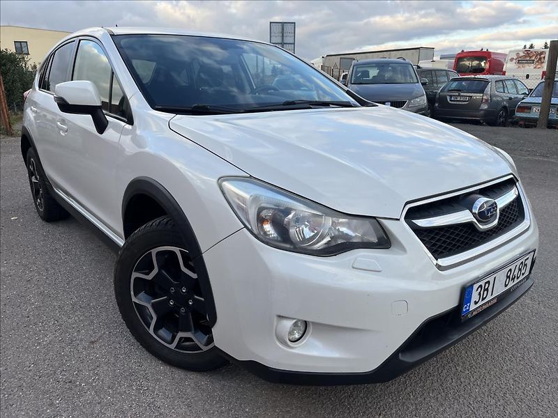 Subaru XV 2,0 D 4x4 108KW KAMERA SERVIS - fotka 42 z 44