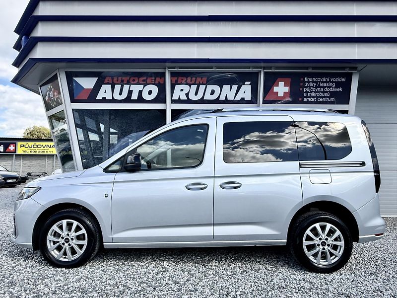 Ford Tourneo Connect 2,0 EcoBlue Titanium - fotka 16 z 38