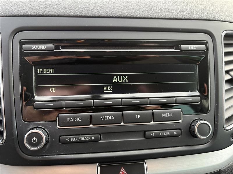 Volkswagen Sharan 2,0 TDi 103kW 7sed,Servis,2Maj - fotka 14 z 34