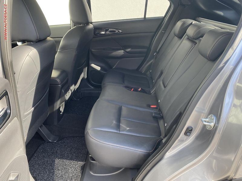 Mitsubishi Eclipse Cross (2018) 1.5T-MiVEC 4x4, AT, kůže - fotka 10 z 21