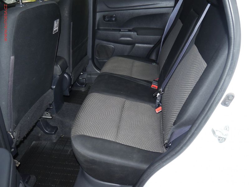 Mitsubishi ASX (2014) 1.8 Di-D 4x4, ČR, AC, tempo - fotka 10 z 20