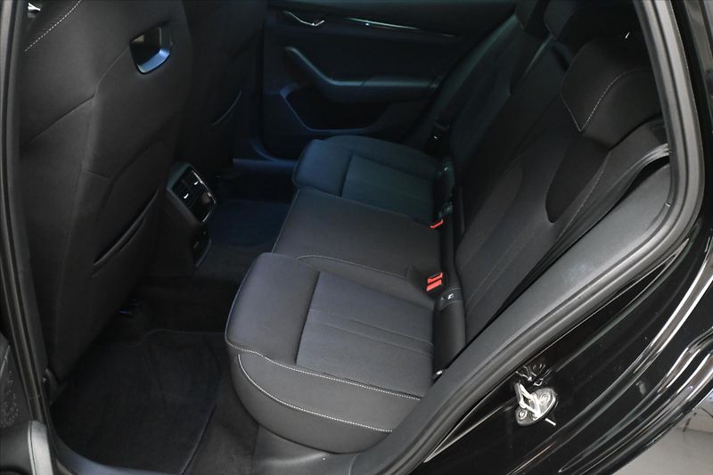 Škoda Octavia 2,0 TDI 110 kW DSG Sportline Z - fotka 14 z 30