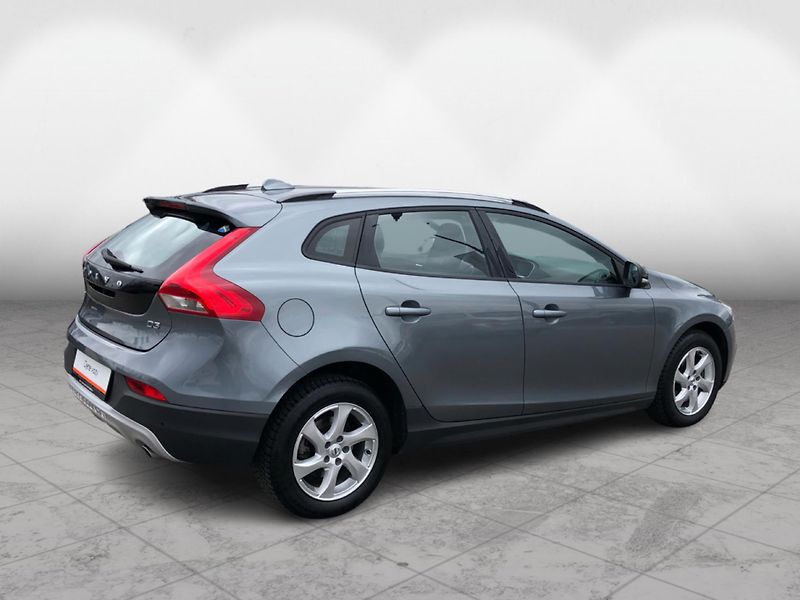 Volvo V40 D3 Cross Country - fotka 2 z 29