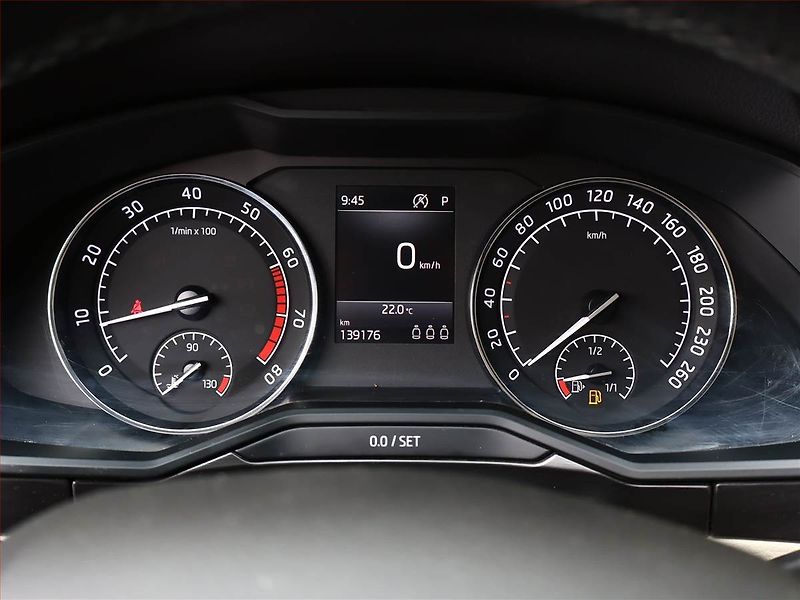 Škoda Superb (2018) 1.4 TSI, Automat, Tempomat - fotka 9 z 20