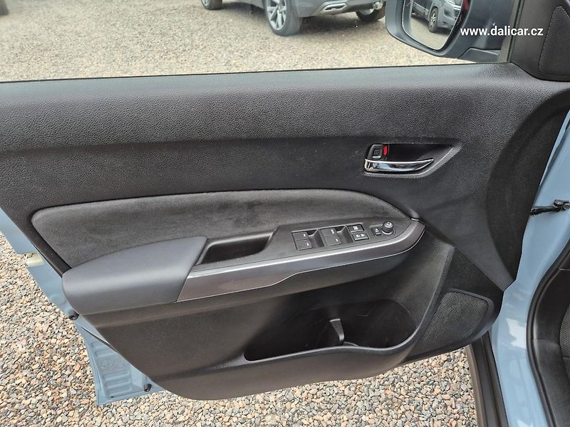 Suzuki Vitara (2021) 1.4i 95KW COMFORT Navi LED ACC - fotka 34 z 52