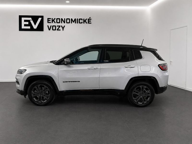 Jeep Compass (2022) 1.3 T4 PHEV REZERVOVÁNO - fotka 5 z 55
