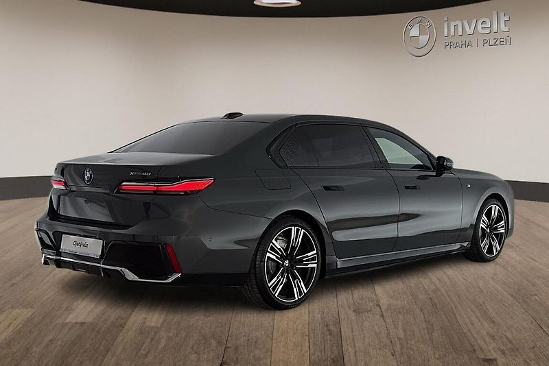 BMW i7 xDrive60 - fotka 3 z 28