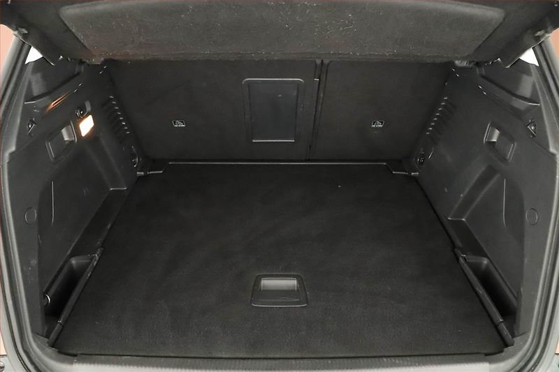 Peugeot 3008 (2019) 1.2 PureTech, Serv.kniha, Navi - fotka 10 z 13