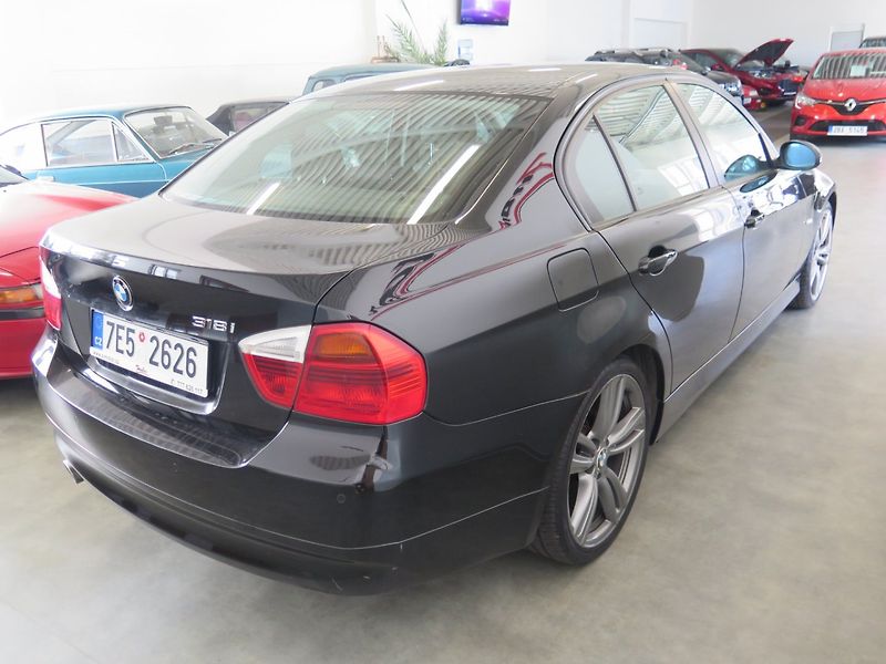 BMW Řada 3 (2008) 318i,klima,senzory,navi - fotka 4 z 27