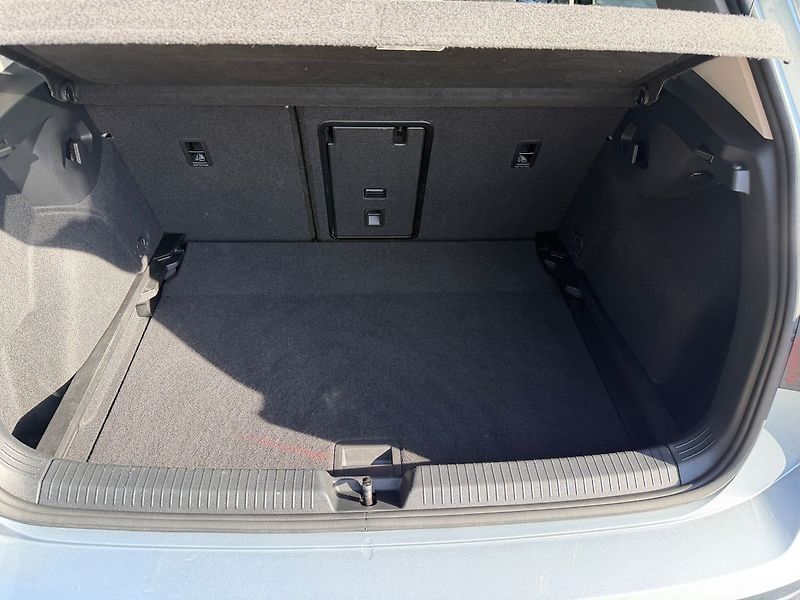 Volkswagen Golf People 1,5TSI 110kW DSG - fotka 16 z 19