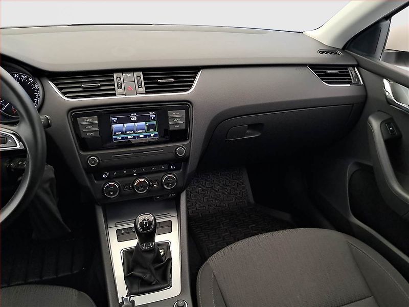 Škoda Octavia (2015) 1.6 TDI, Serv.kniha, Tempomat - fotka 8 z 18