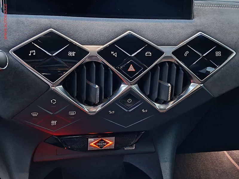 DS Automobiles DS3 Crossback (2020) 1.2PT Performance, AT, LED - fotka 15 z 20
