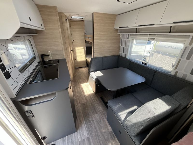 Fendt (2026) Apero Activ 560 SKM (17) - fotka 9 z 17