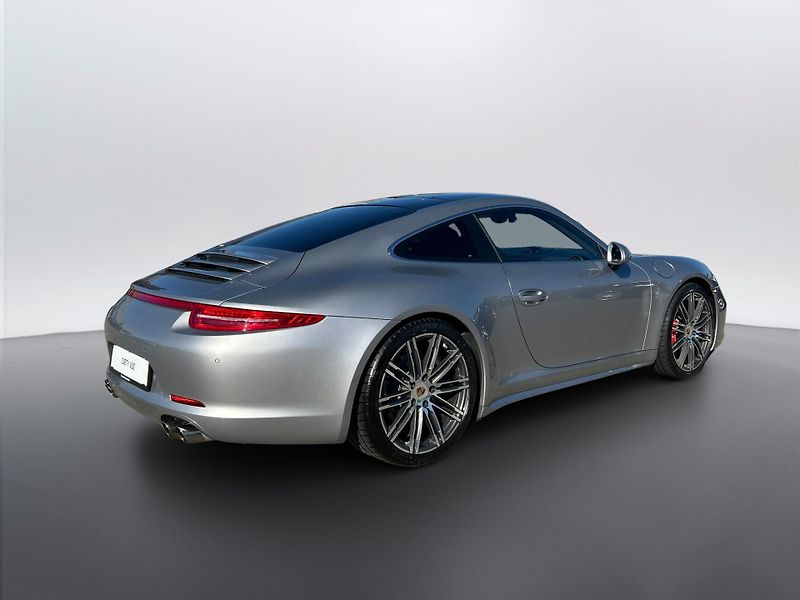 Porsche 911 4S - fotka 6 z 30
