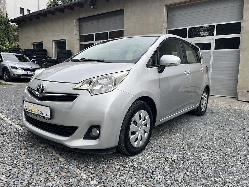 Toyota Verso (2012) 1,3 VVTi 73 Kw - fotka 3 z 18