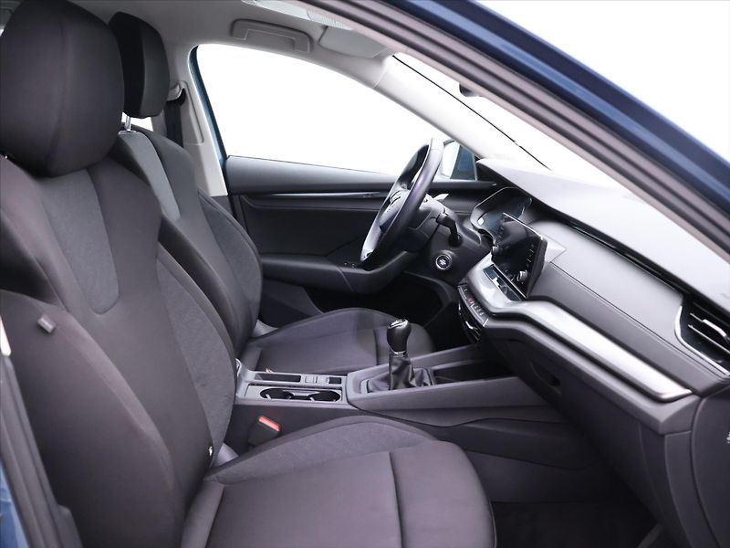 Škoda Octavia 2,0 TDI 1.Maj. CZ DPH LED - fotka 12 z 33