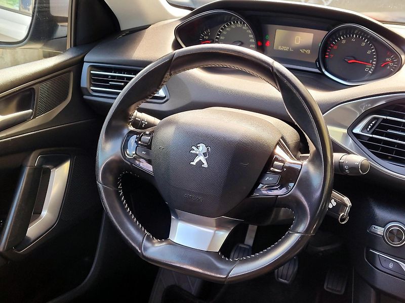 Peugeot 308 96kW,CZ,1maj,SERV.KNIHA       - fotka 28 z 40