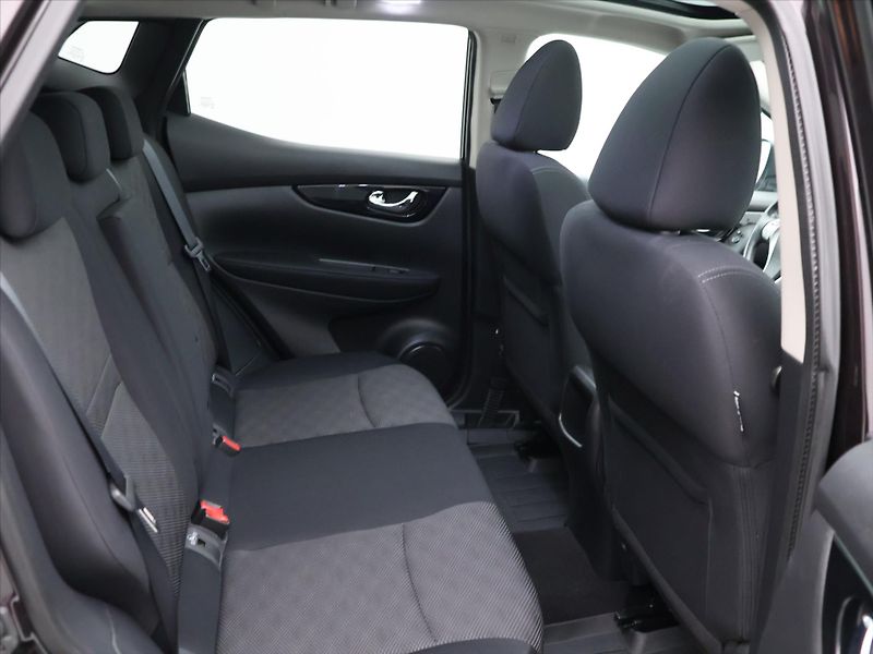Nissan Qashqai 1,2 DIG-T Navi Panorama 1.Maj. - fotka 11 z 28