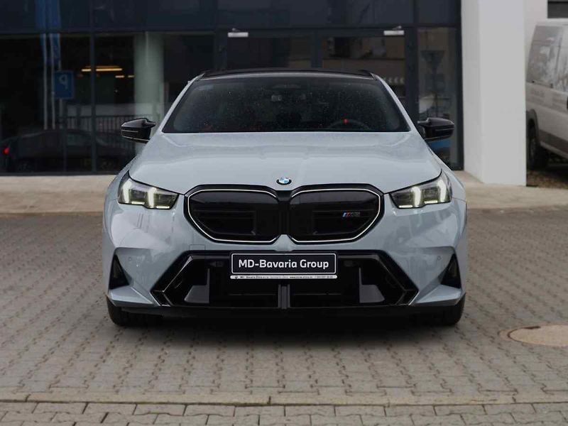 BMW M5 - fotka 2 z 10