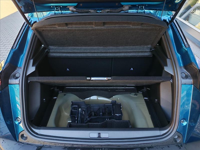 Peugeot 2008 (2026) 1.2 ALLURE Hybrid 110 e-DCS6 - fotka 10 z 18