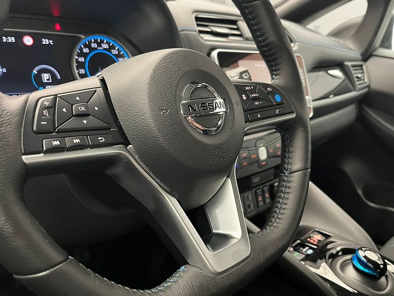 Nissan Leaf N-Connecta, 110 kW, 40kWh - fotka 25 z 72