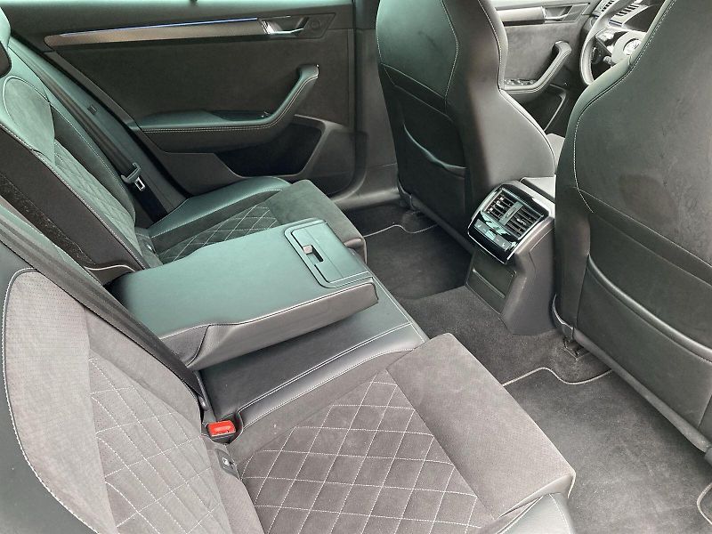 Škoda Superb (2021) Combi 2.0 TDI 4x4 DSG Sportlin - fotka 9 z 40
