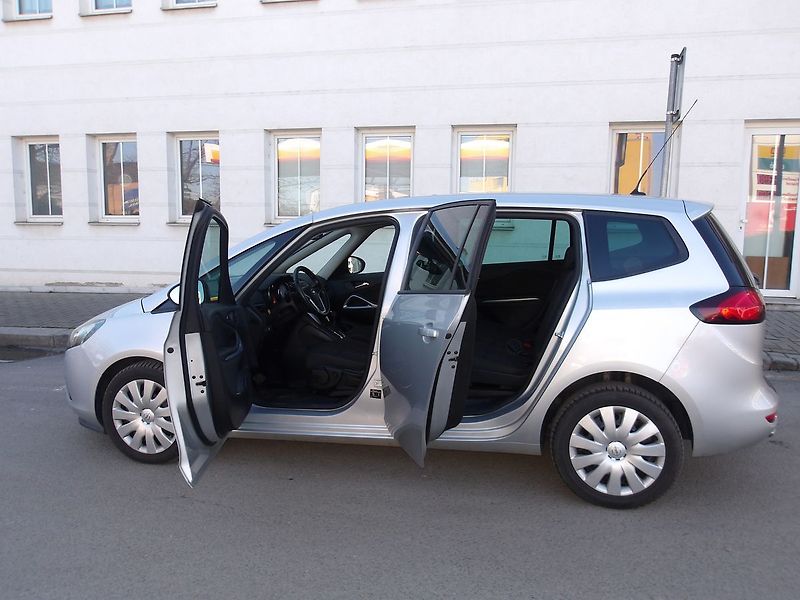 Opel Zafira 2,0DTi AUTOMAT !!! PĚKNÁ ! - fotka 14 z 41