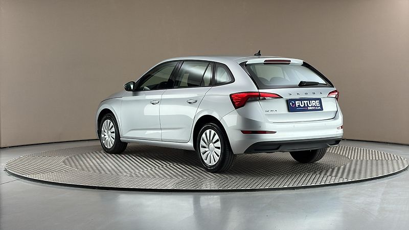 Škoda Scala 1.0 TSI Ambition - fotka 2 z 23