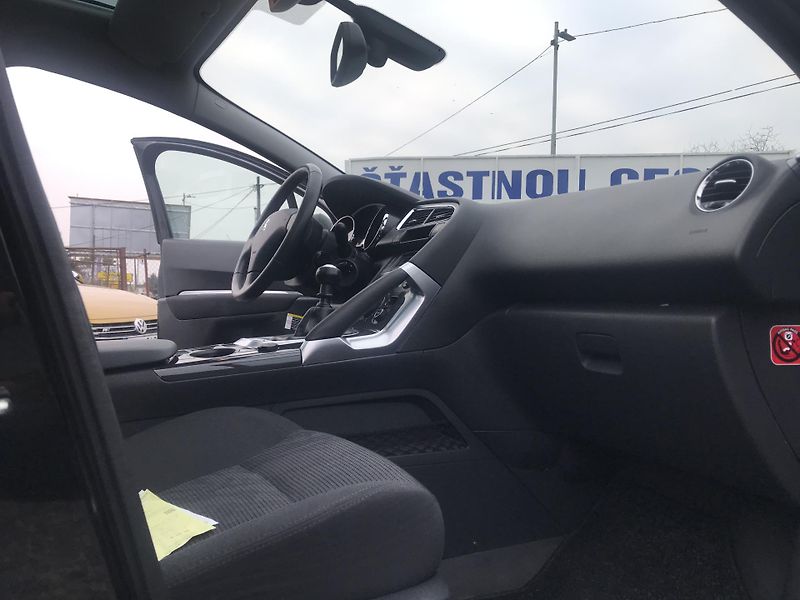 Peugeot 3008 1.6 Benzín 115 ,6-KVALT,KLIMA. - fotka 11 z 15